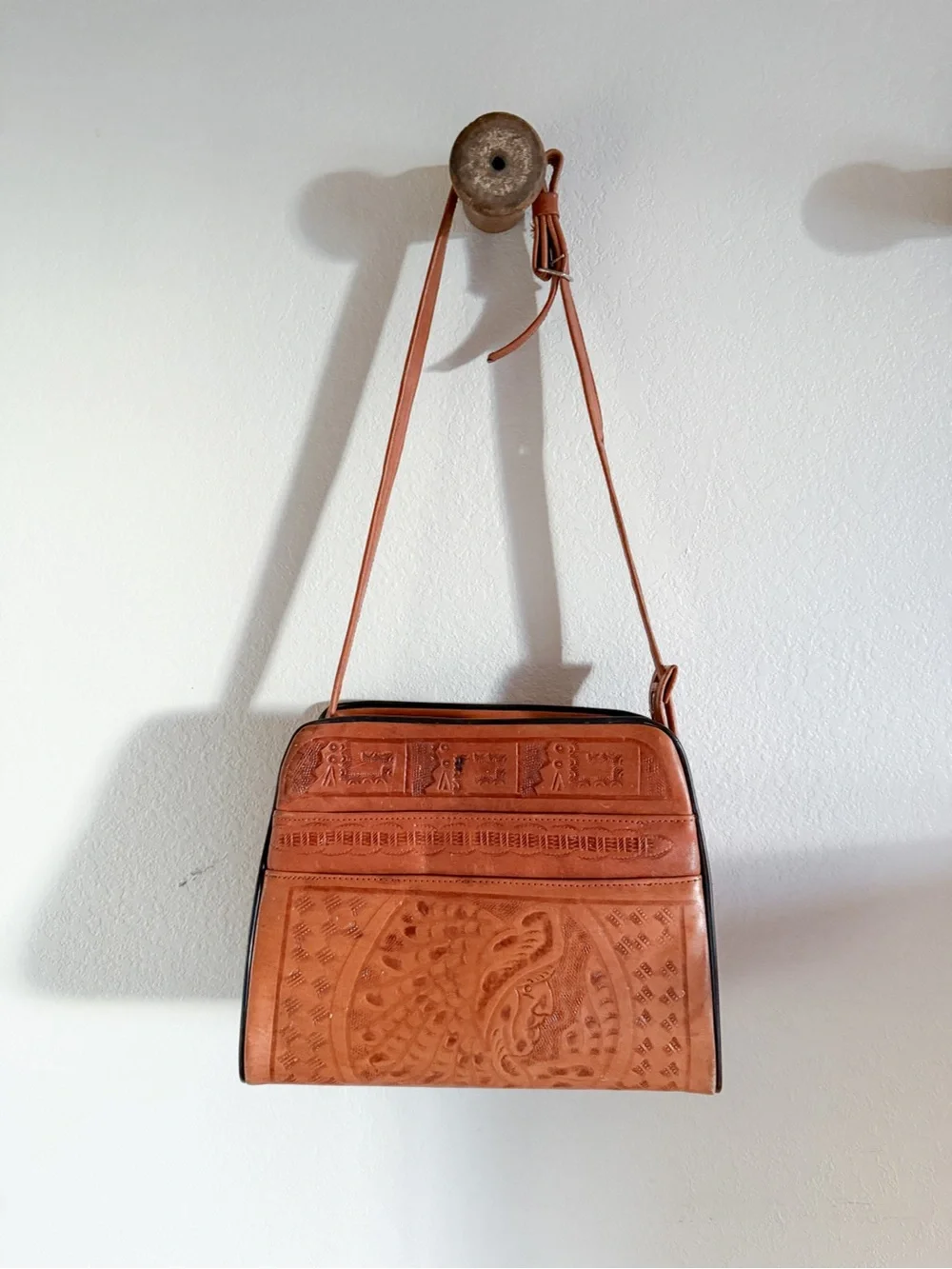 Vintage 1970’s Mexican Leather Embossed Crossbody Bag